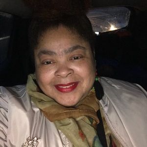 Meet your Posher, Tee